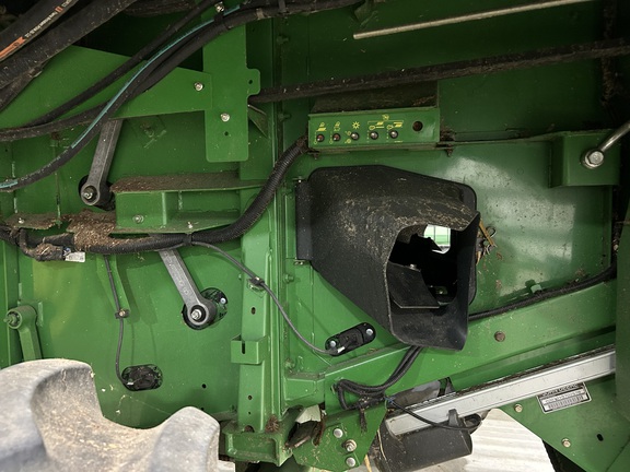 2012 John Deere S670 (3rd thumbnail)