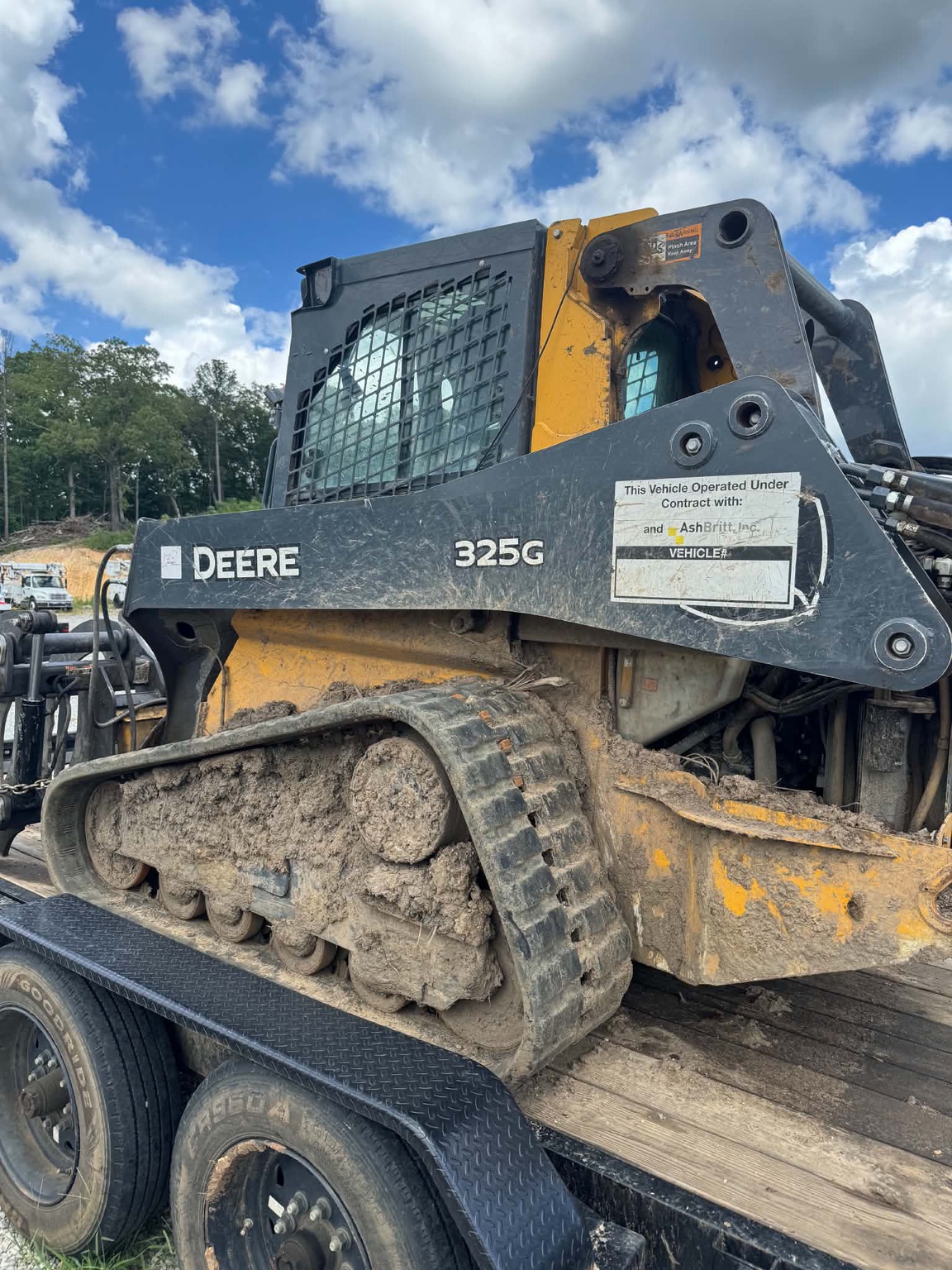 2025 John Deere 325G