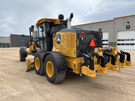 2025 John Deere 872G