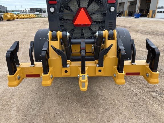 2025 John Deere 872G