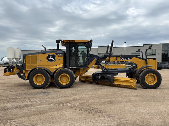 2025 John Deere 872G
