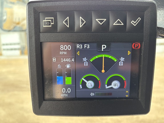 2025 John Deere 872G
