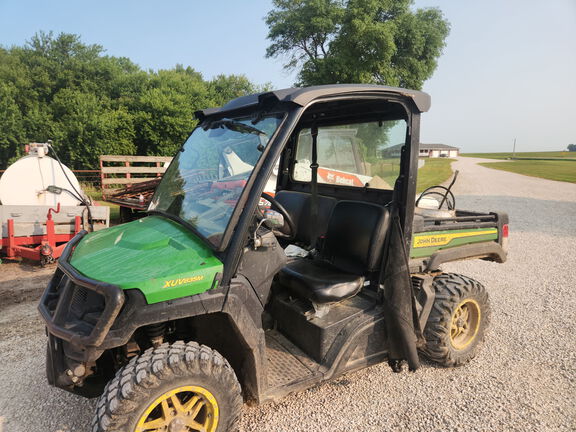  John Deere XUV 835M