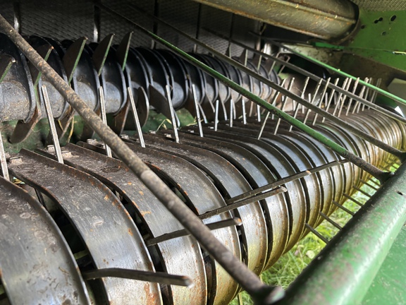 Used 2014 John Deere 569 Round Balers at Horizon Ag & Turf in St. Paul, AB - Photo4