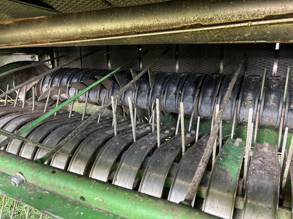 Used 2014 John Deere 569 Round Balers at Horizon Ag & Turf in St. Paul, AB - Photo6