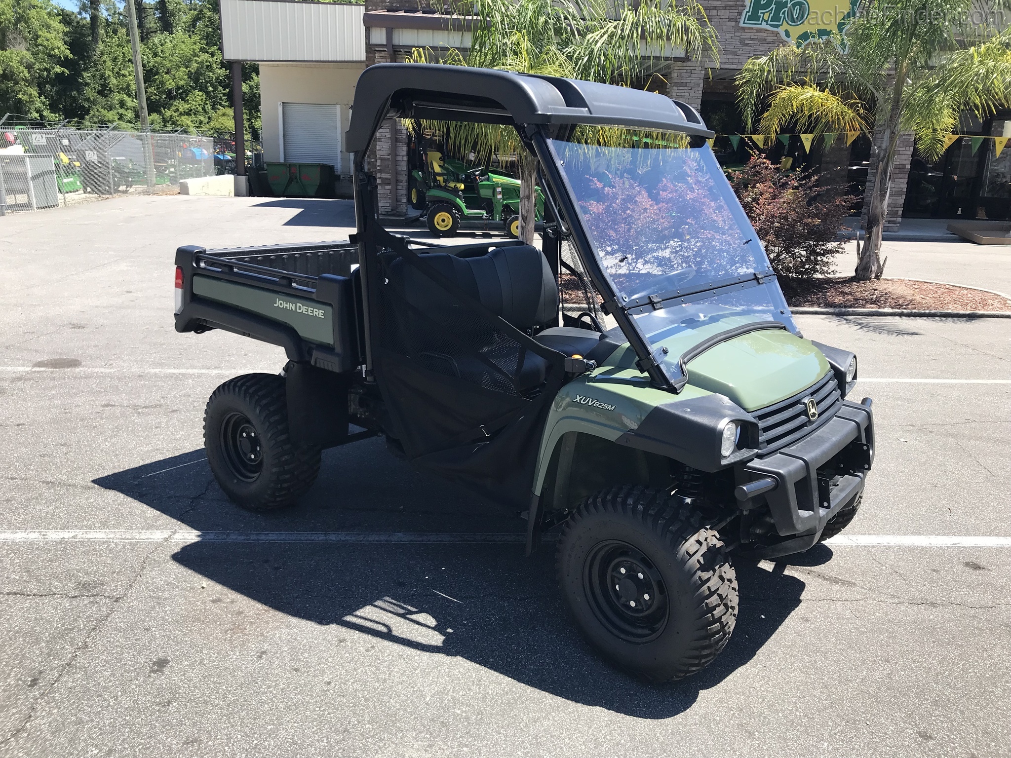 2020 John Deere XUV825M Image 1