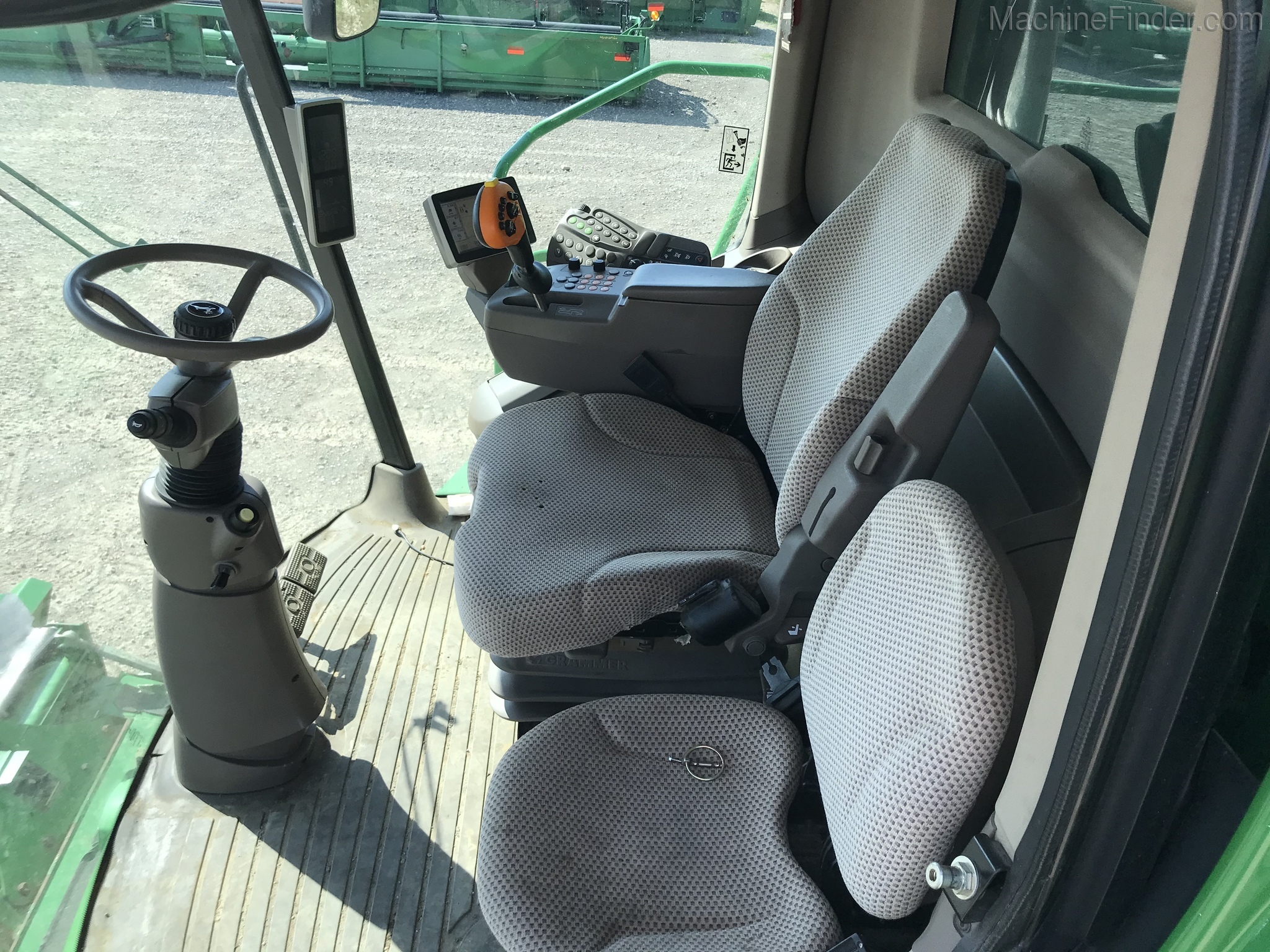 2012 John Deere S690 Image 9