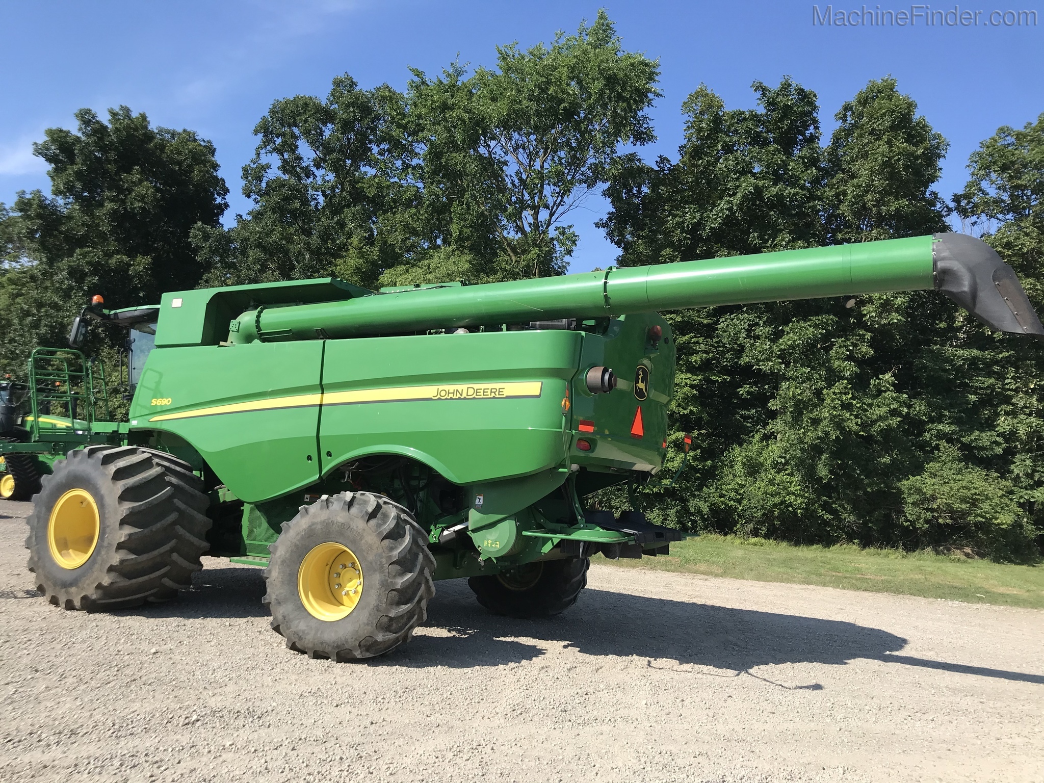 2012 John Deere S690 Image 4