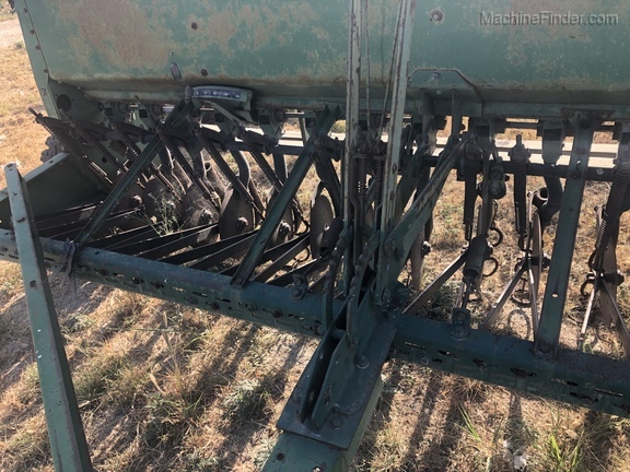 John Deere 8200 Image 3