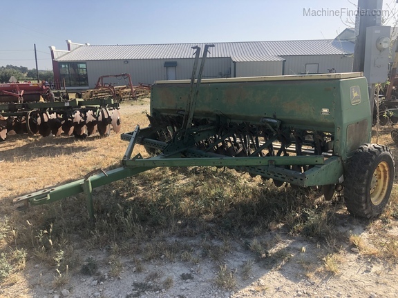 John Deere 8200 Image 1