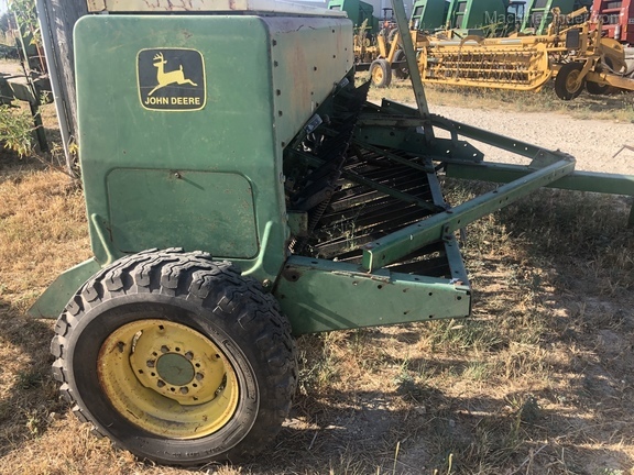 John Deere 8200 Image 5