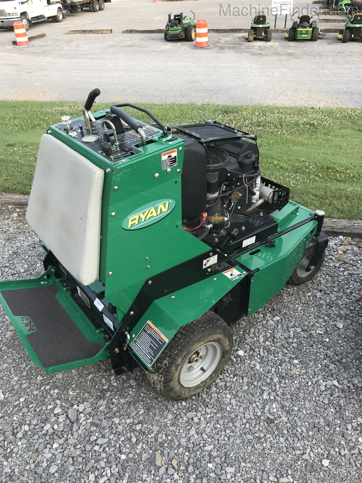 2018 Ryan ZTS Stand On Aerator Image 3