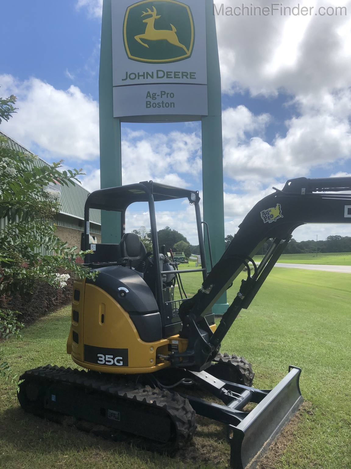 2018 John Deere 35G Image 1