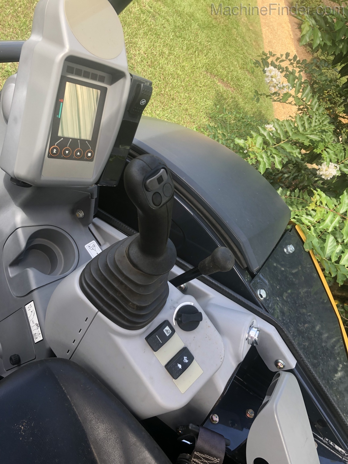 2018 John Deere 35G Image 7