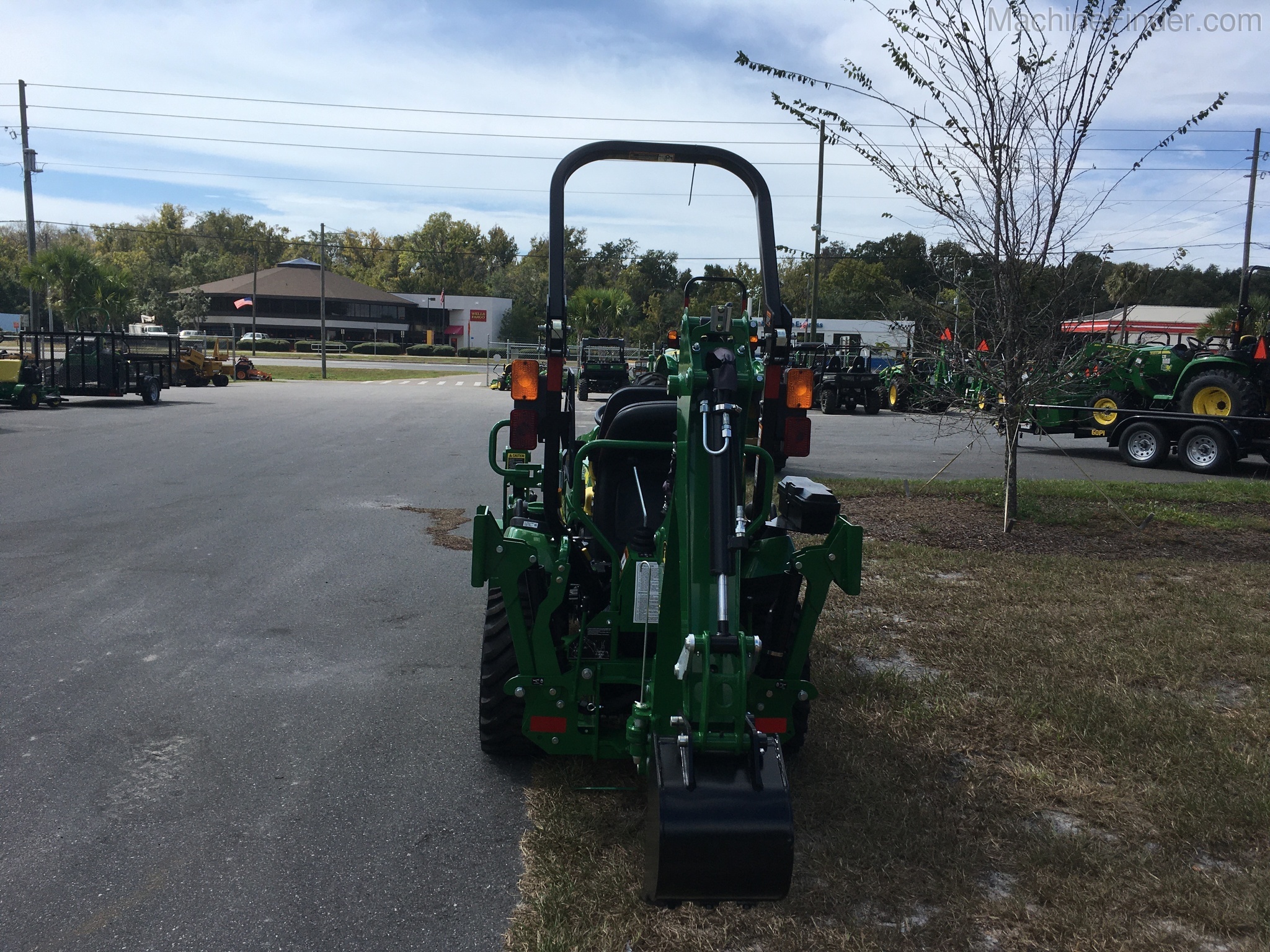 2020 John Deere 1025R TLB Image 3