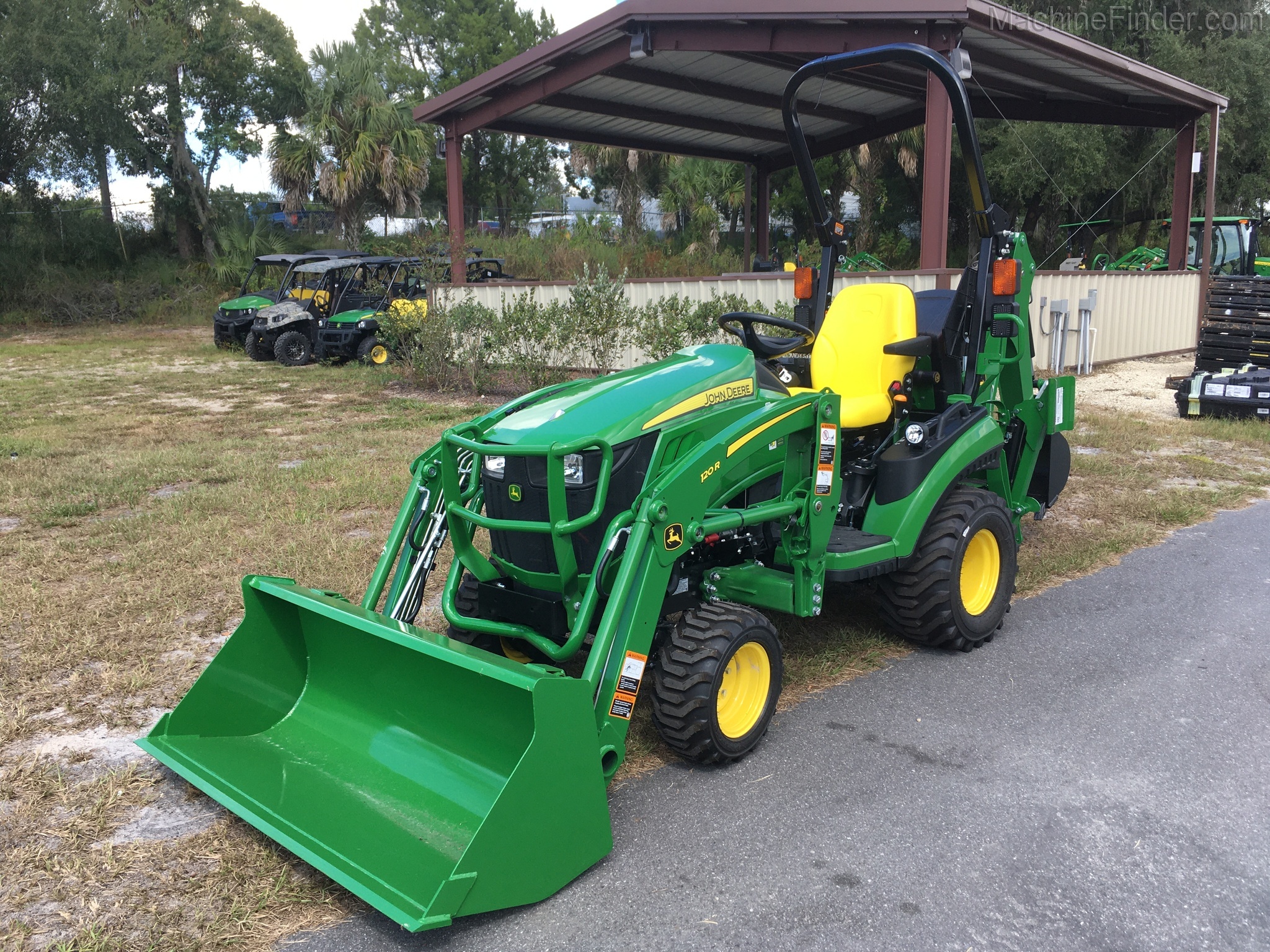 2020 John Deere 1025R TLB Image 1