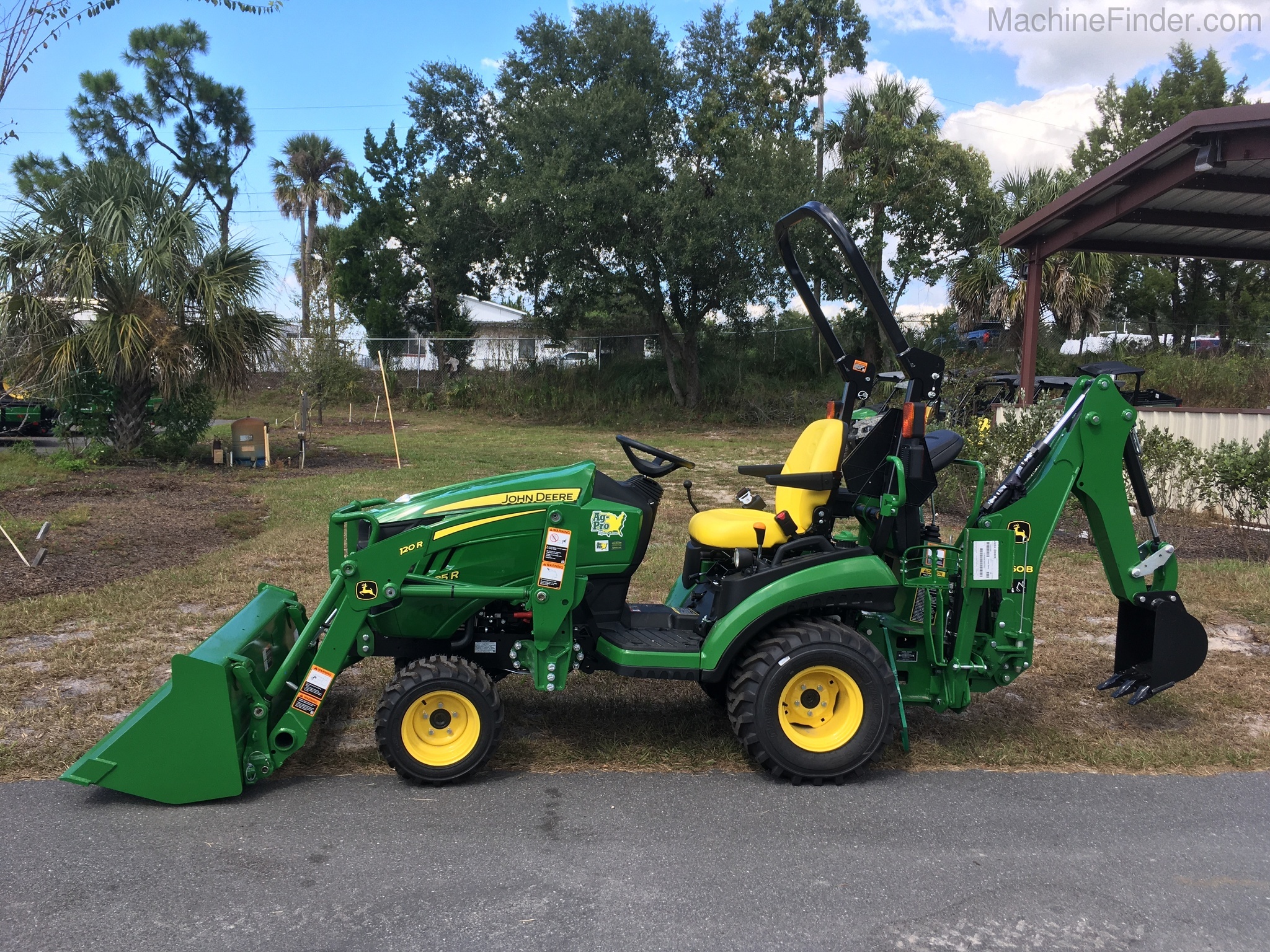 2020 John Deere 1025R TLB Image 2