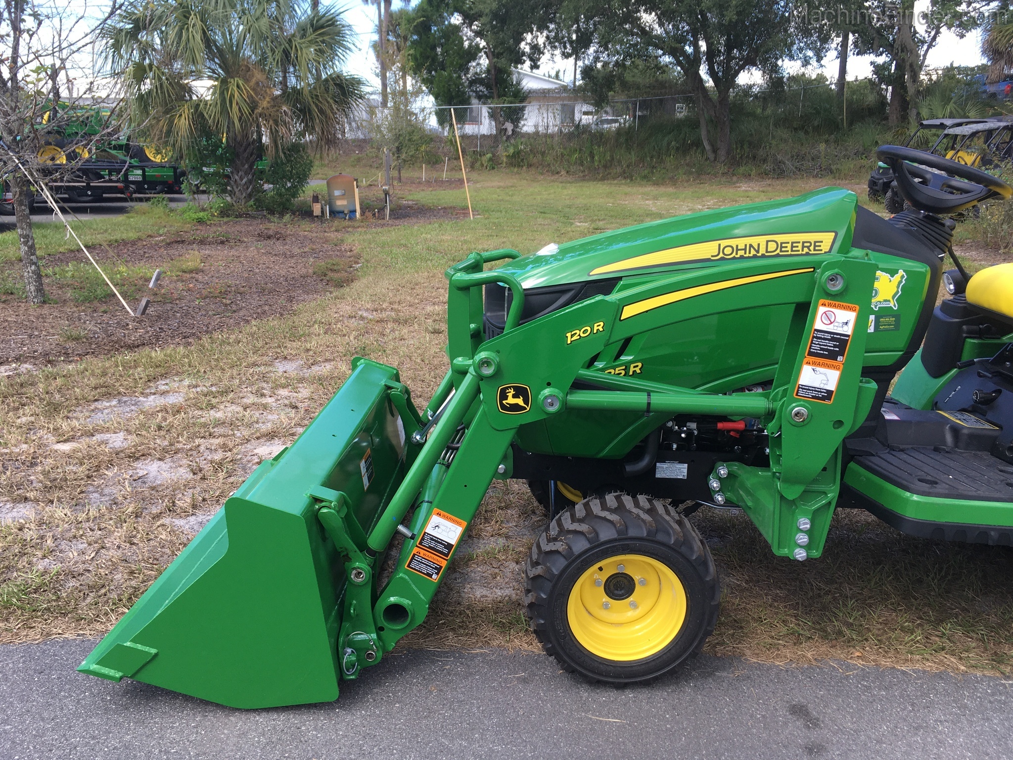 2020 John Deere 1025R TLB Image 6