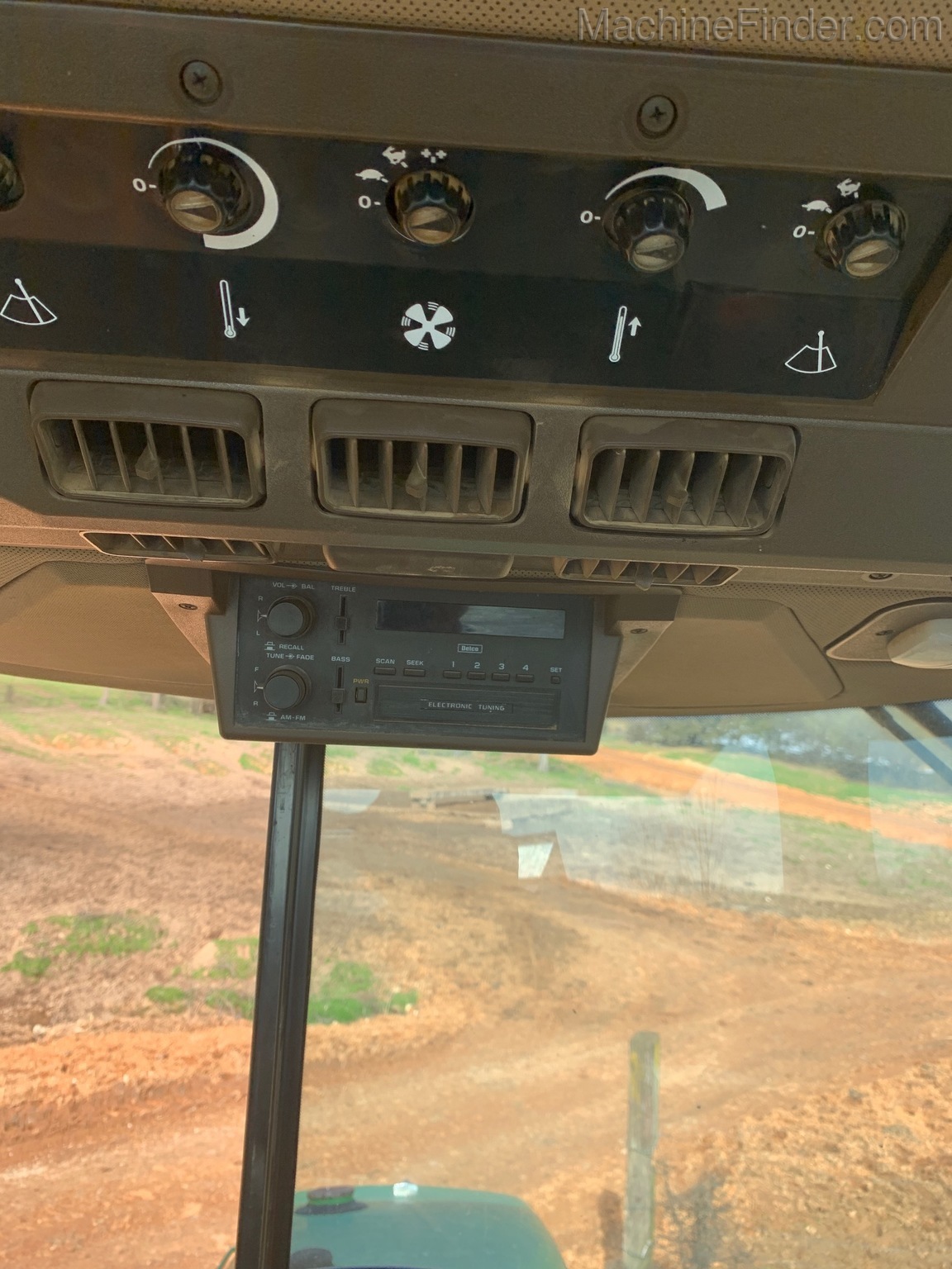 1993 John Deere 4760 Image 11