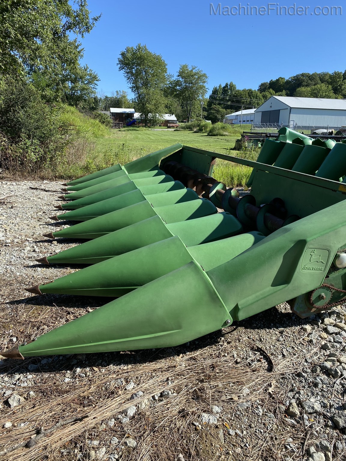 John Deere 843 Image 2