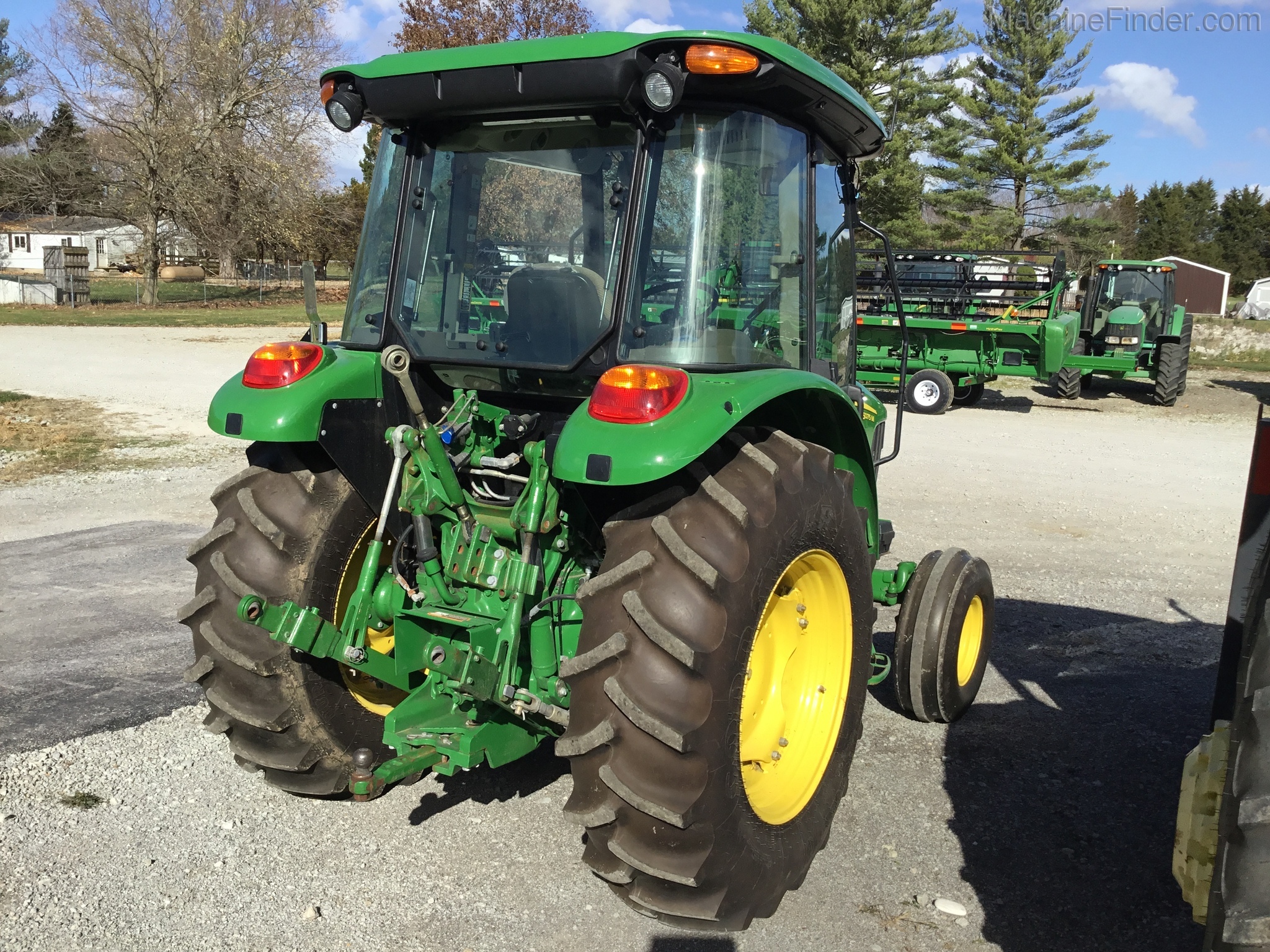 2013 John Deere 5075M Image 7