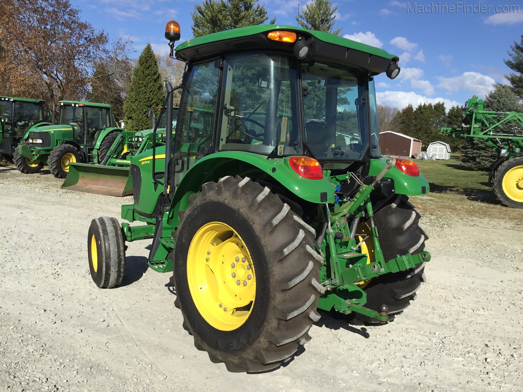 2013 John Deere 5075M Image 8
