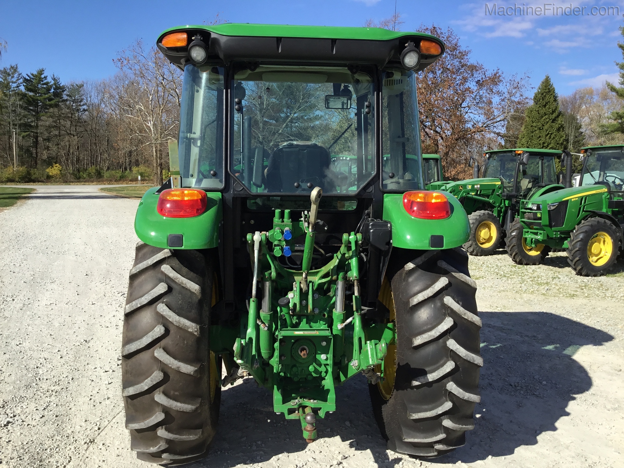 2013 John Deere 5075M Image 10