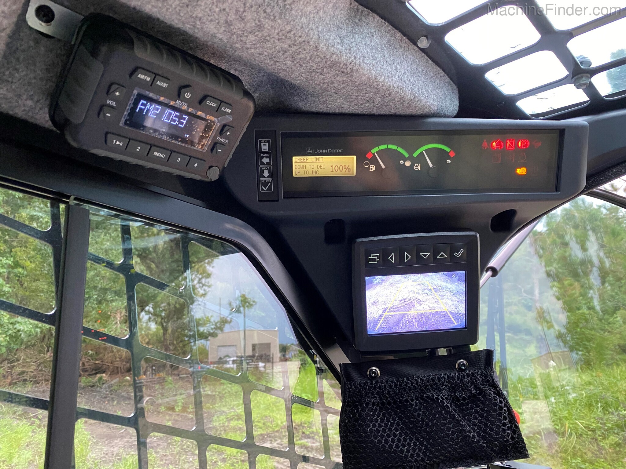 2020 John Deere 333G Image 4