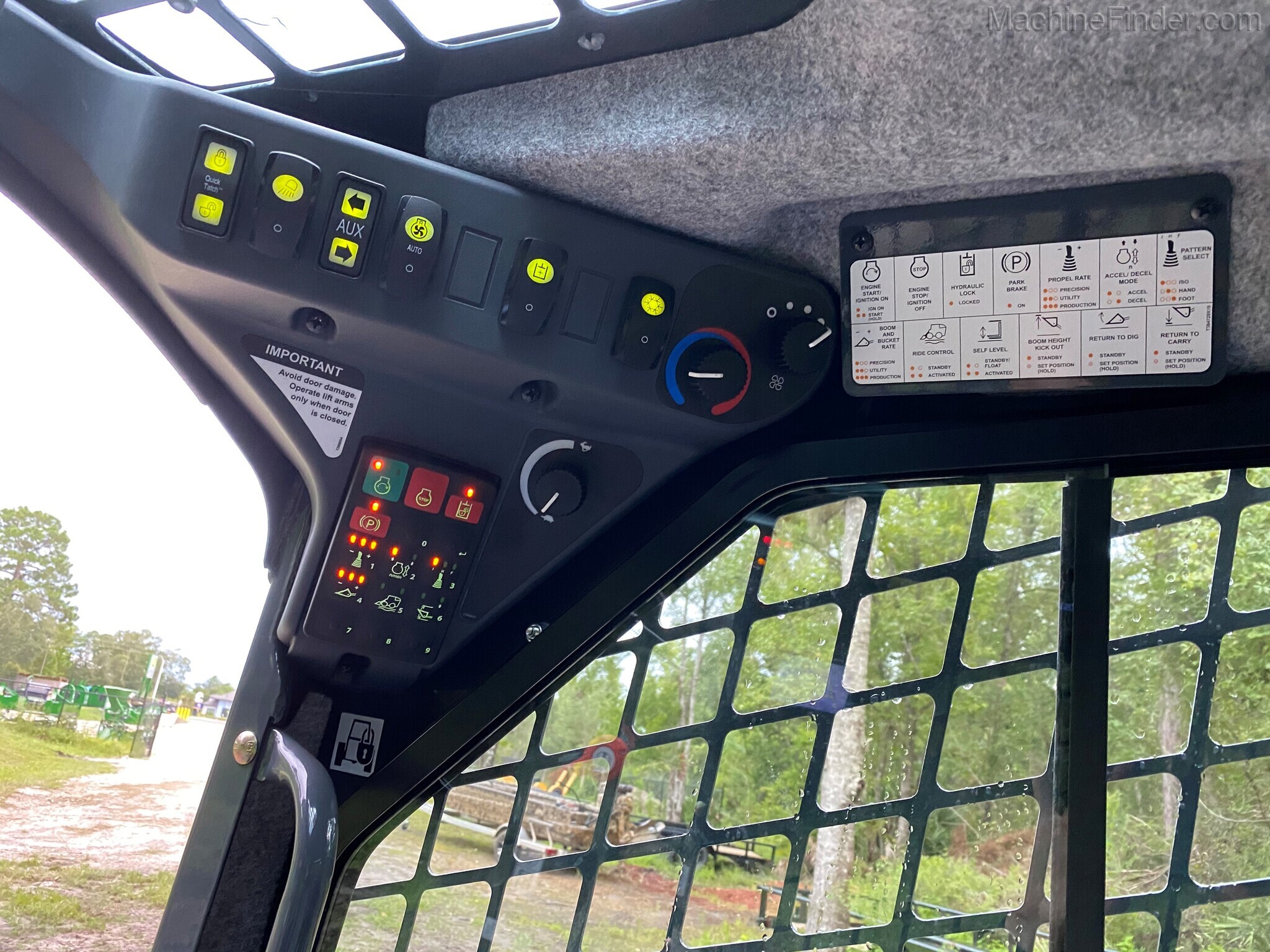 2020 John Deere 333G Image 5