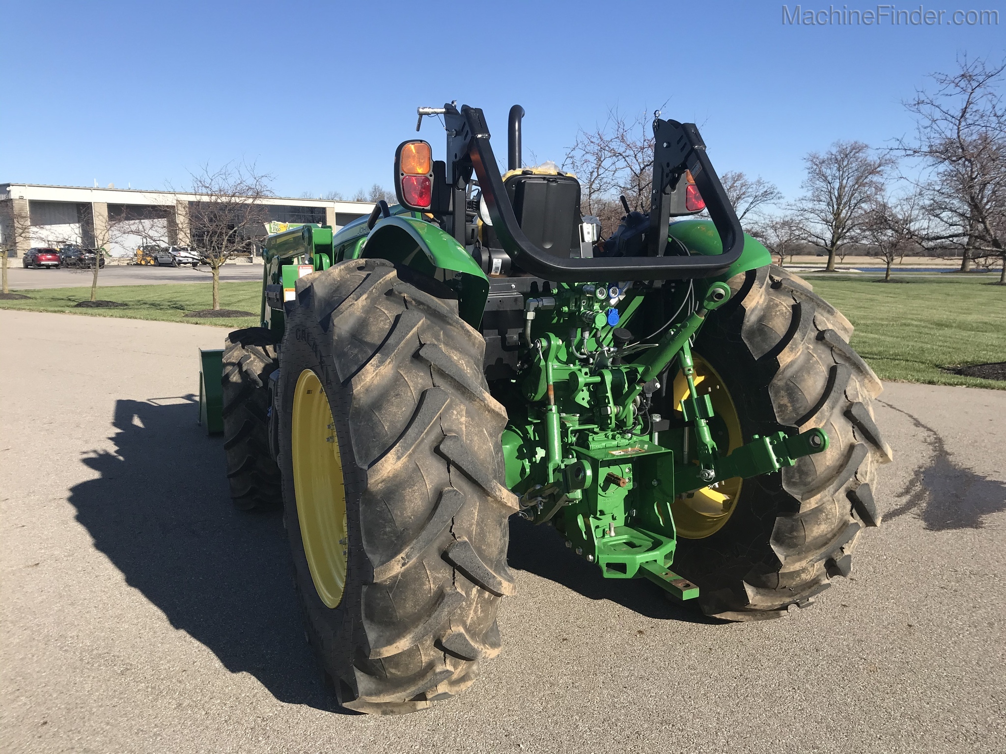 2018 John Deere 5090E Image 4