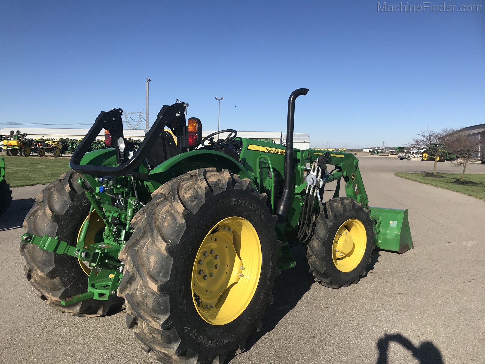 2018 John Deere 5090E Image 5
