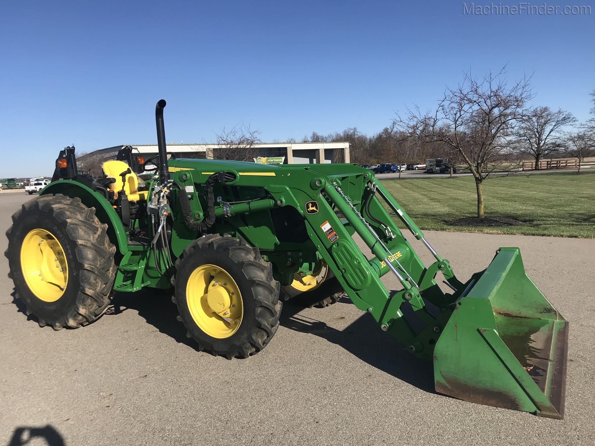 2018 John Deere 5090E Image 3