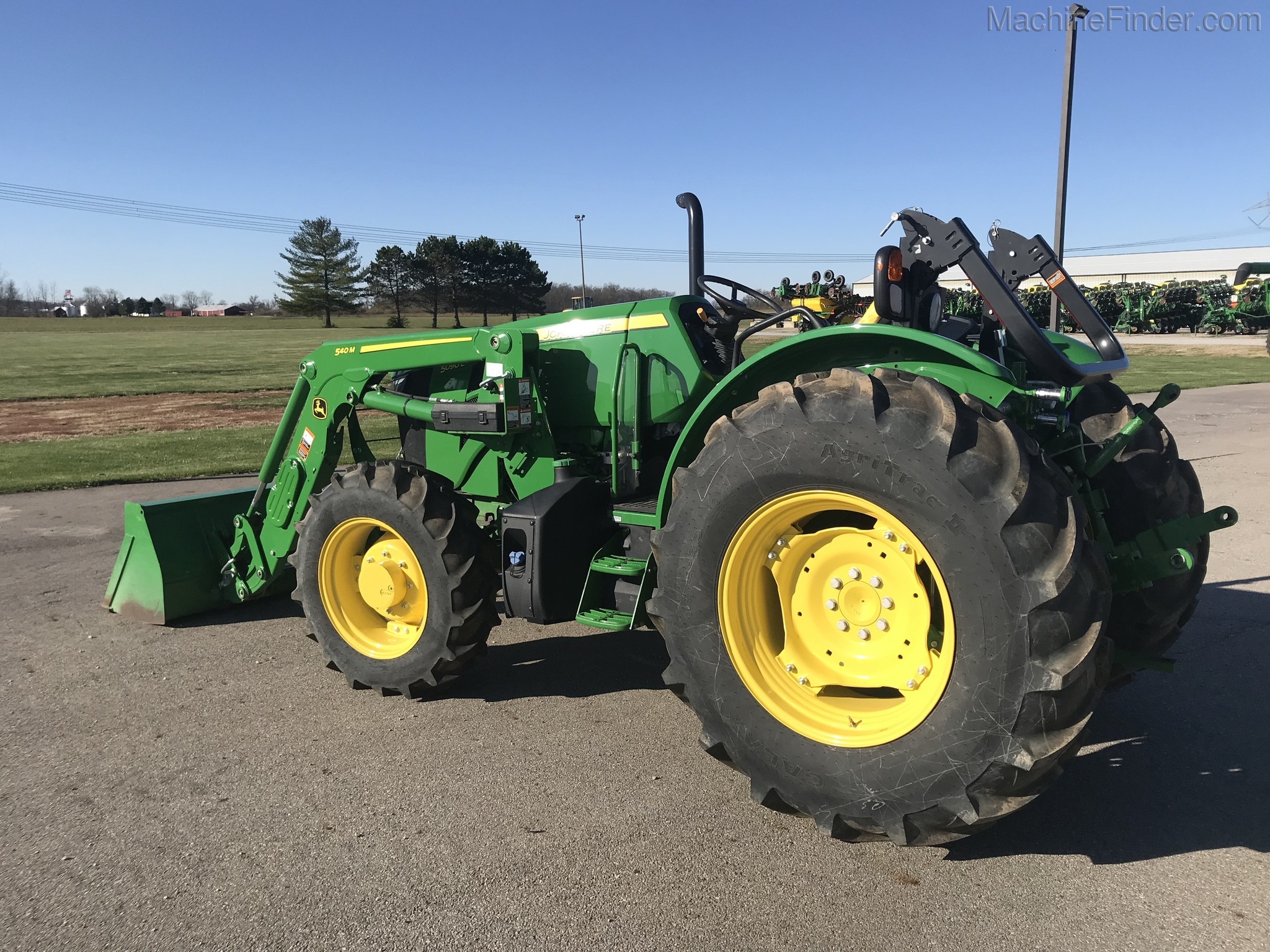 2018 John Deere 5090E Image 8