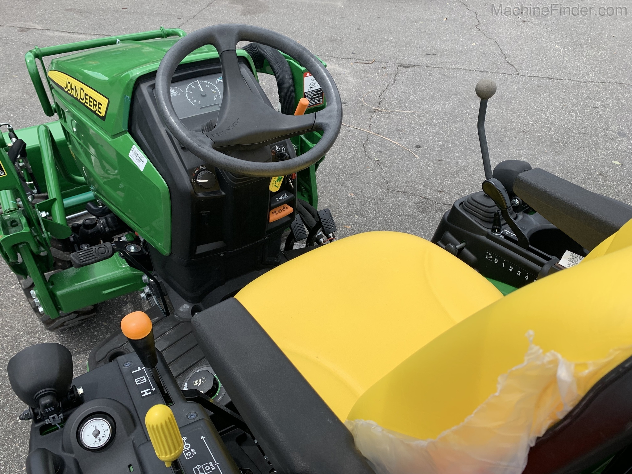 2020 John Deere 2025R Image 7