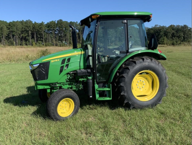 2024 John Deere 5075E Image 4