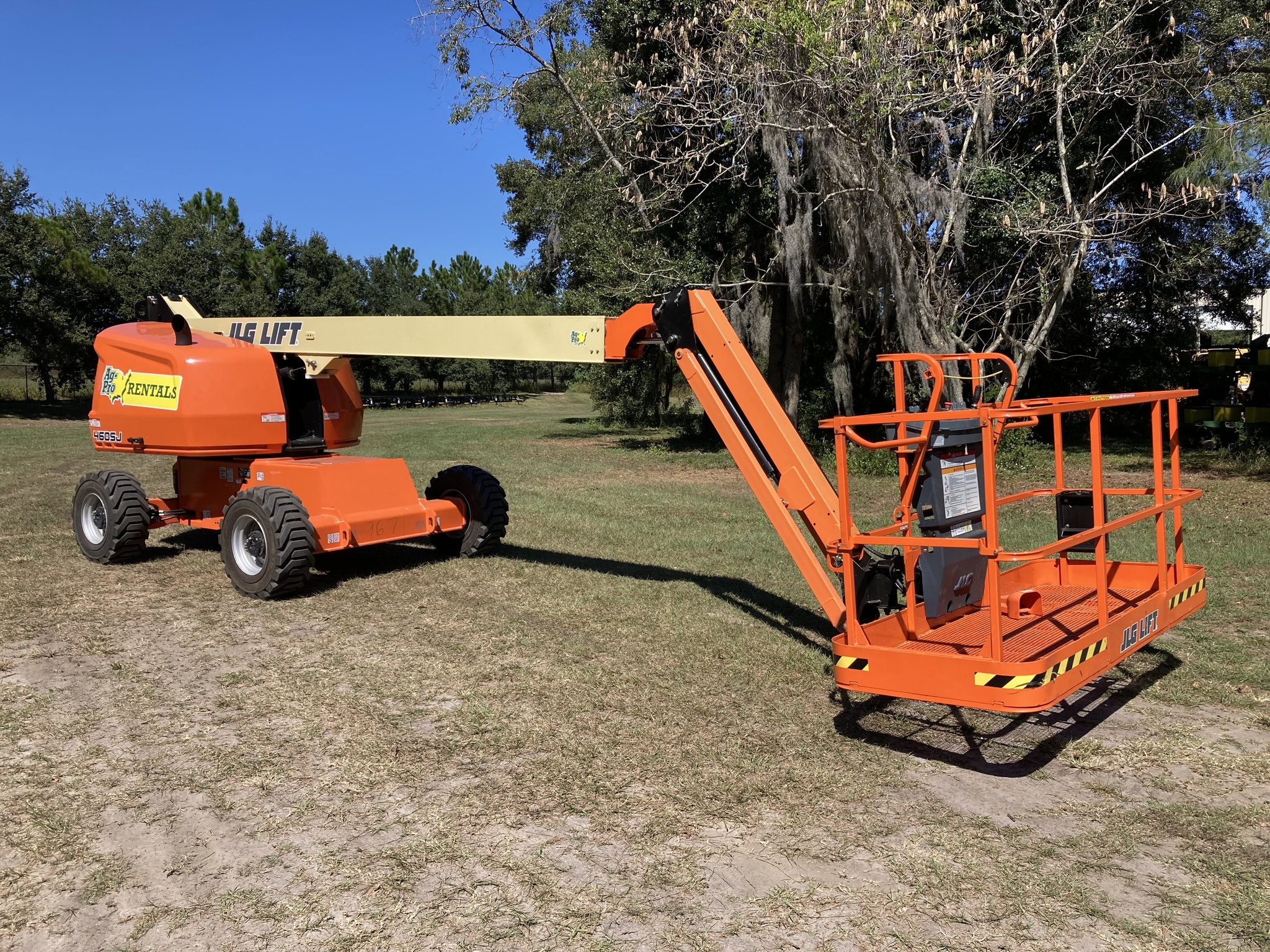 2023 JLG 460SJ Image 1