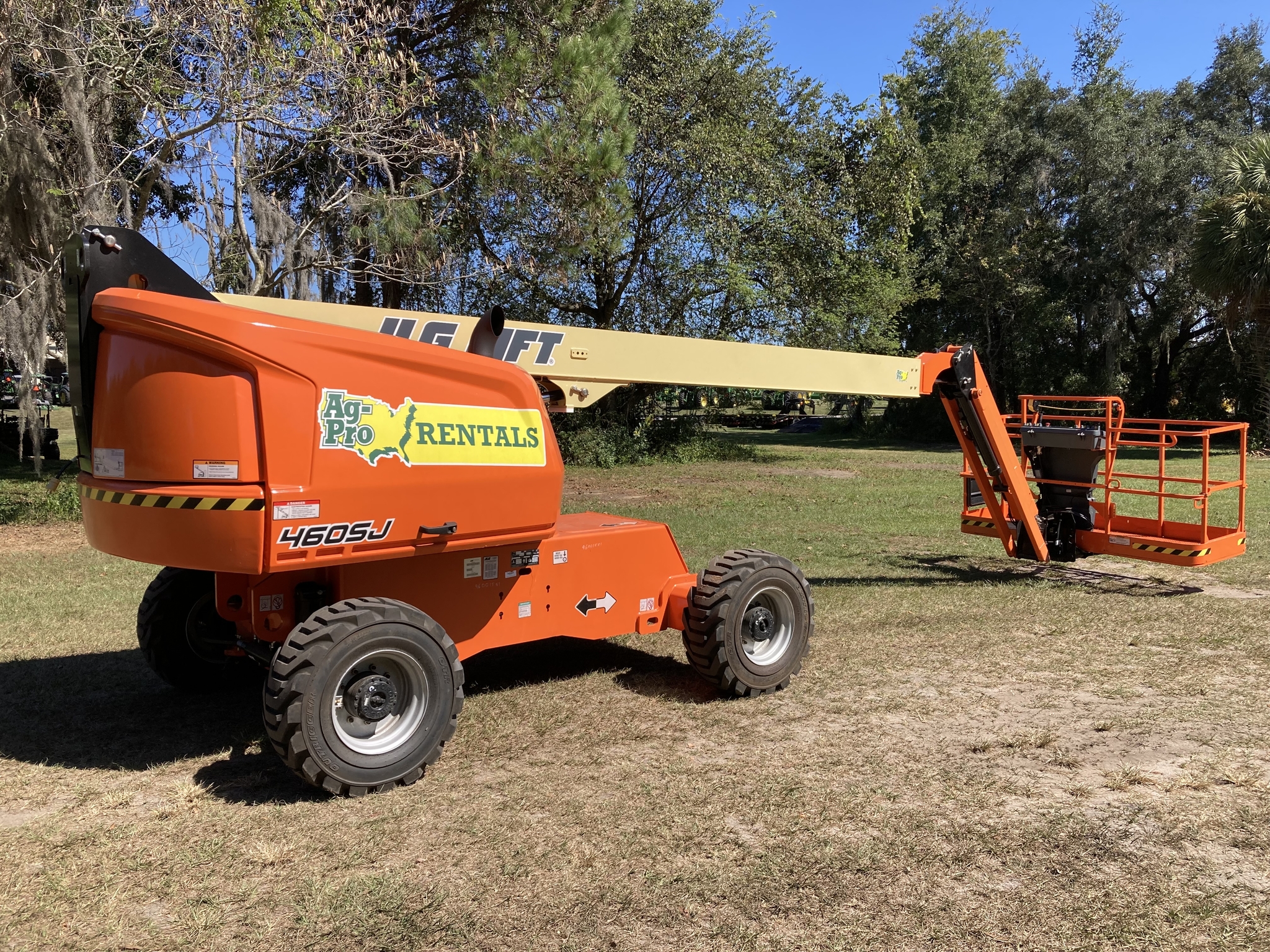 2023 JLG 460SJ Image 2