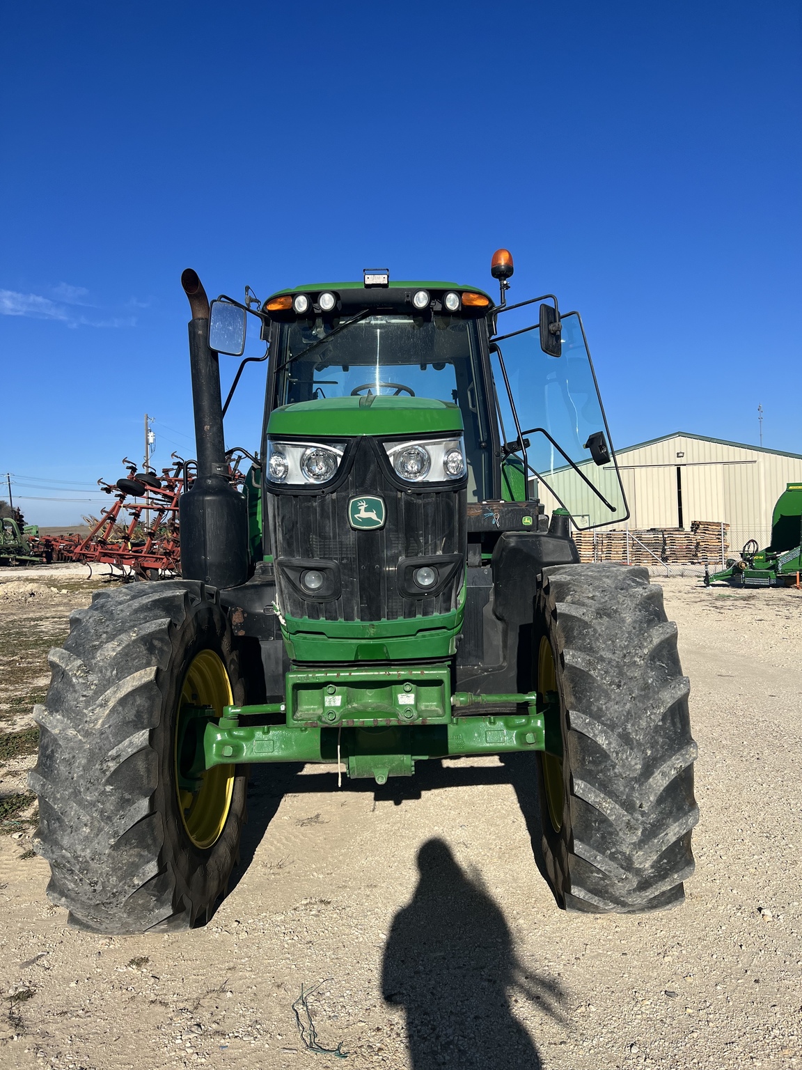 2019 John Deere 6195M Image 2
