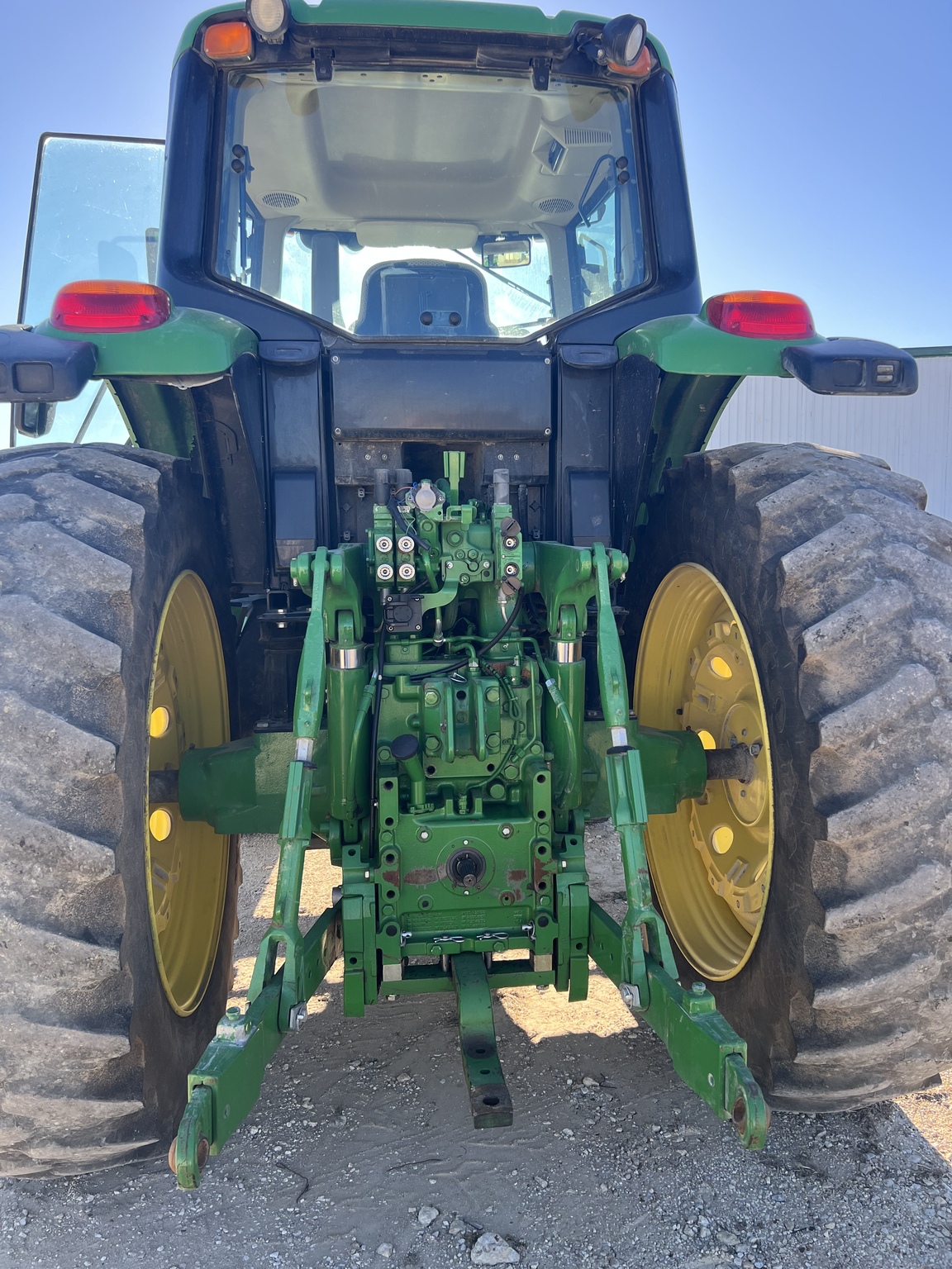 2019 John Deere 6195M Image 3