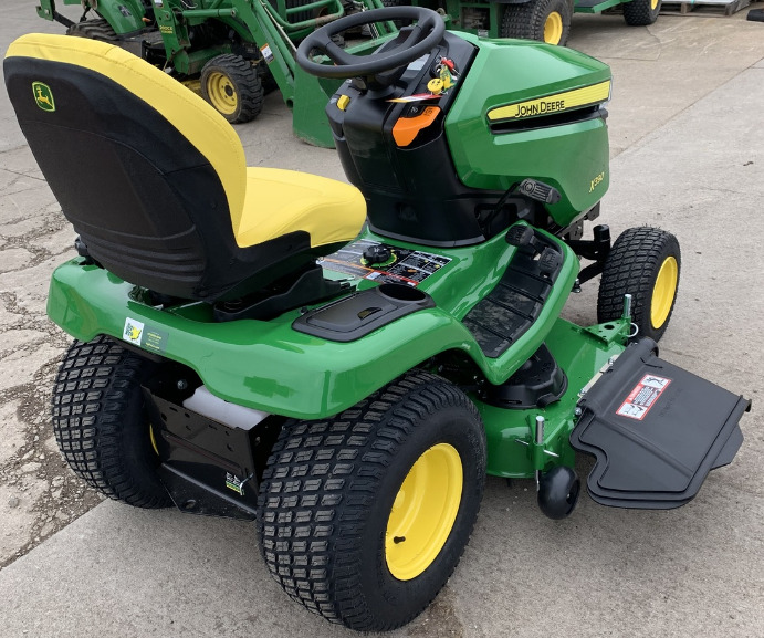 2025 John Deere X390 Image 4