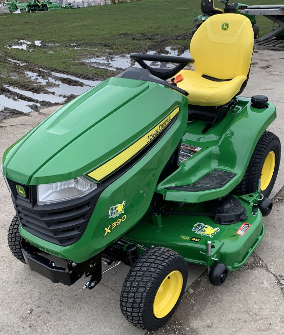 2025 John Deere X390 Image 2