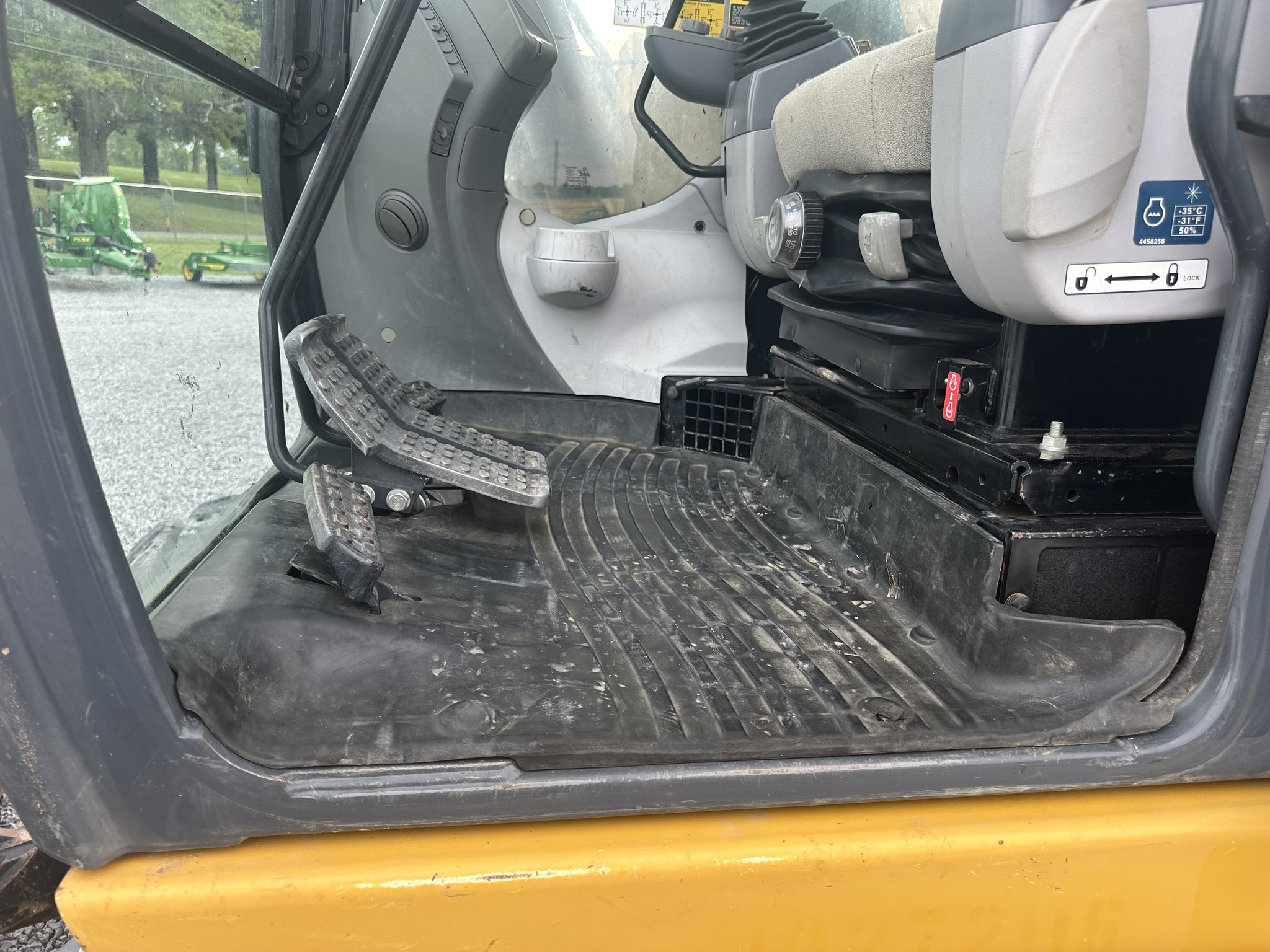 2019 John Deere 135G Image 11