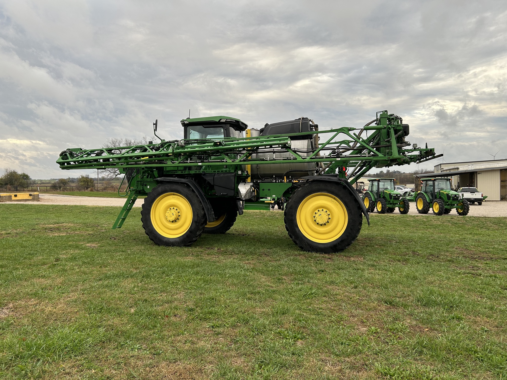  2023 John Deere 612R at Heritage Tractor in Lockwood, MO