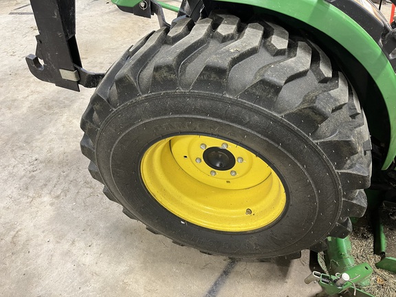 2015 John Deere 2032R (9th thumbnail)