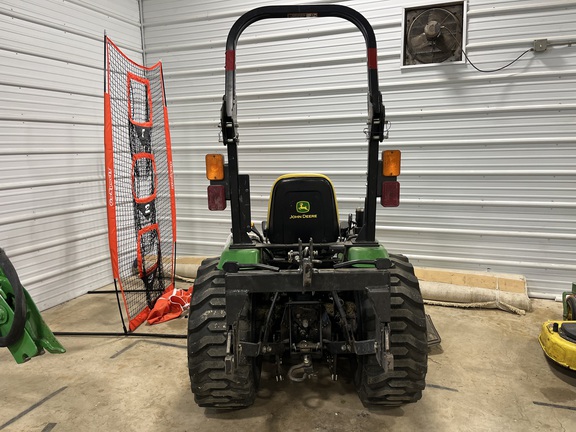 2015 John Deere 2032R (2nd thumbnail)