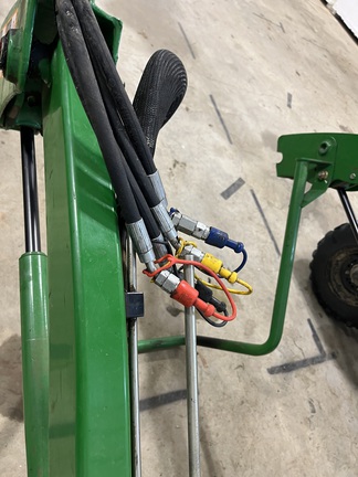 2015 John Deere 2032R (7th thumbnail)