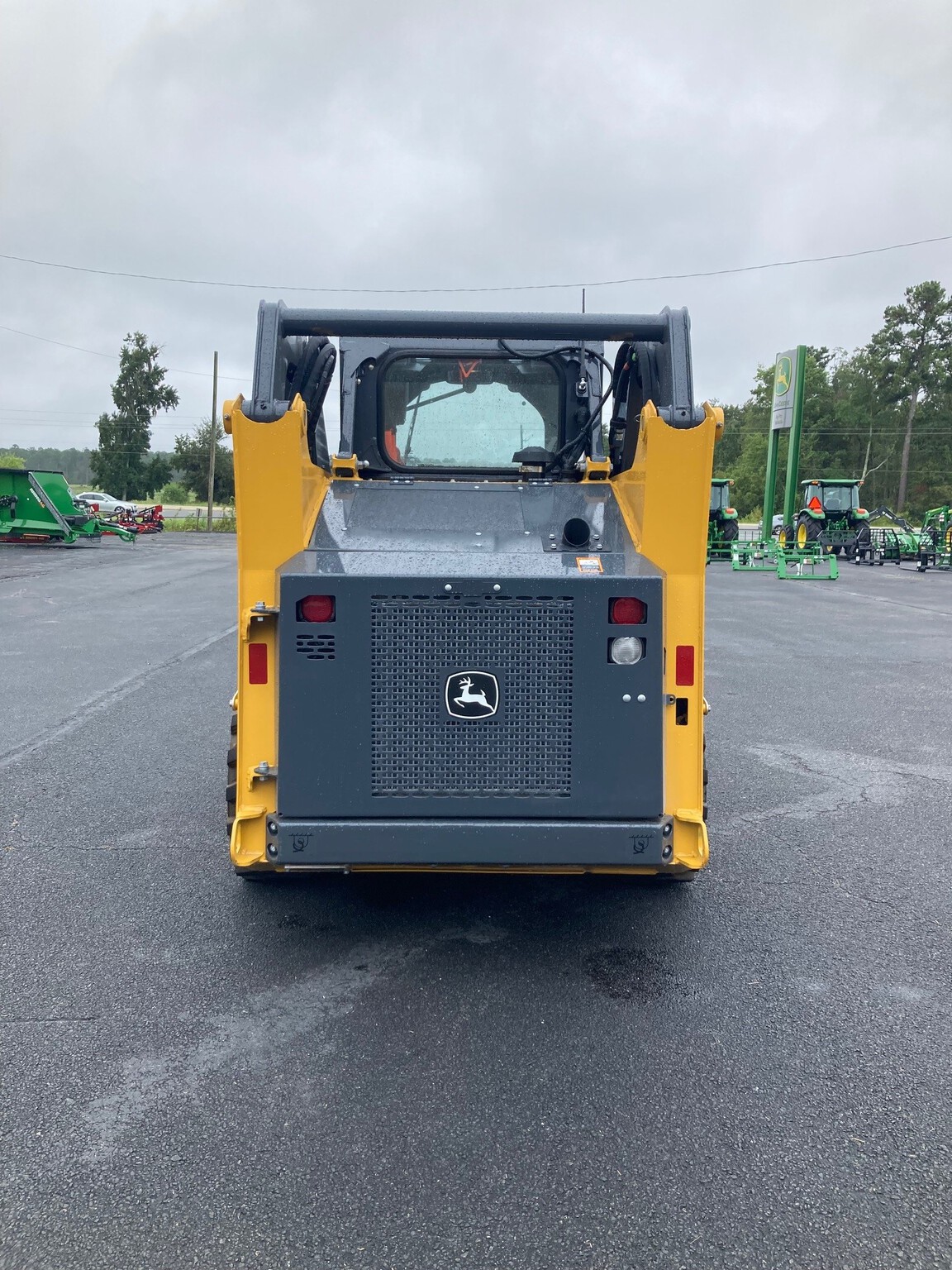 2025 John Deere 318G Image 4