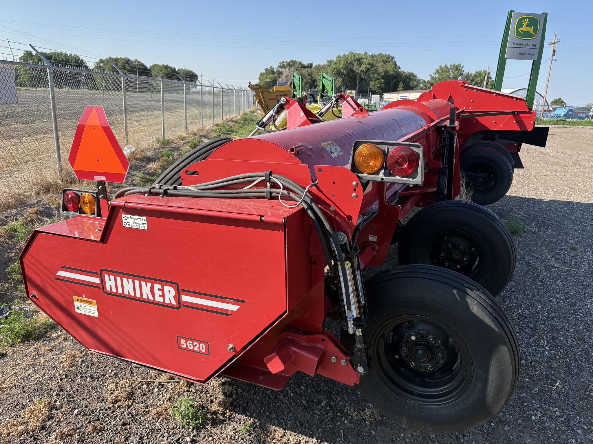 2021 Hiniker 5620 Image 5