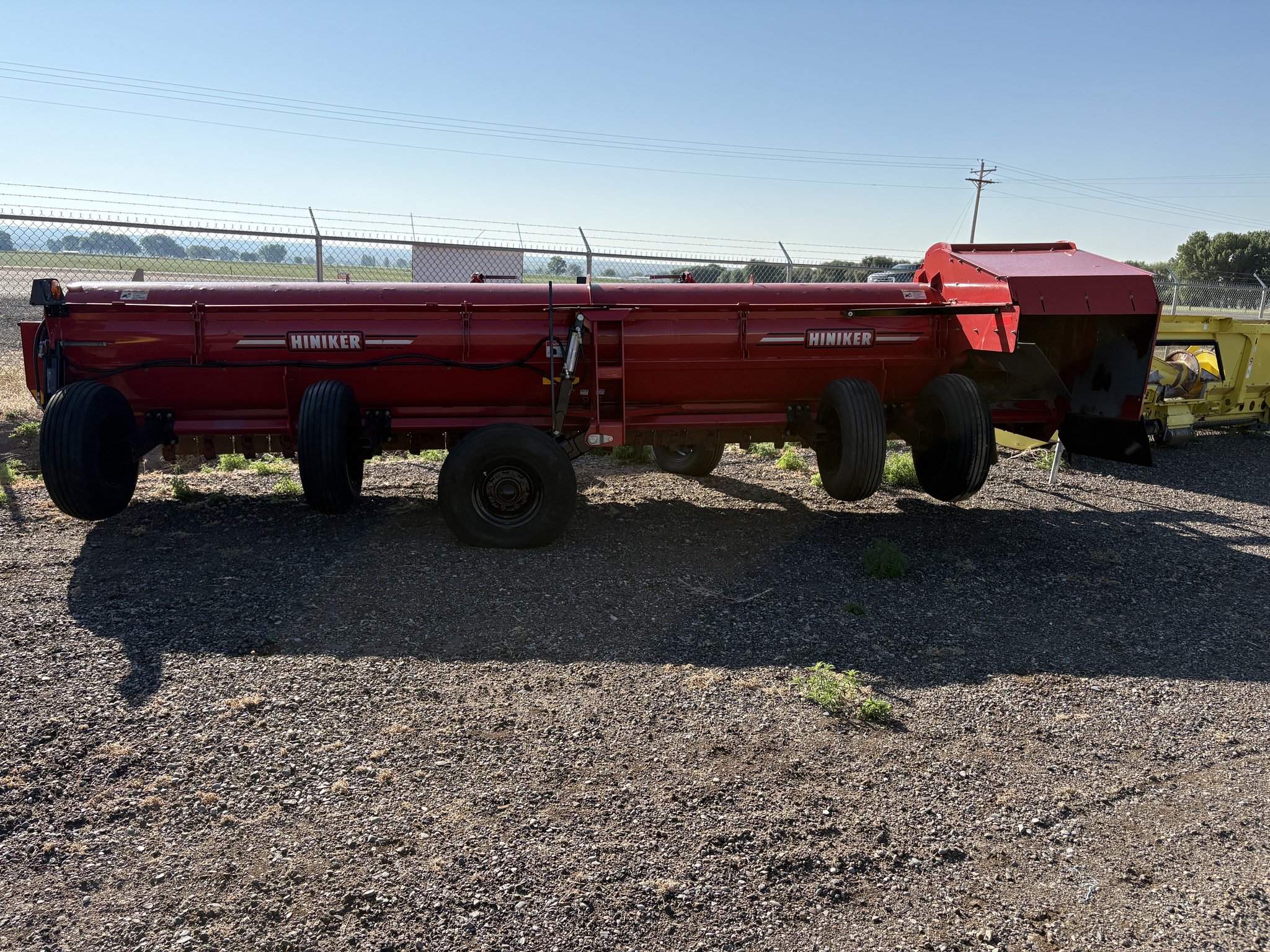 2021 Hiniker 5620 Image 6