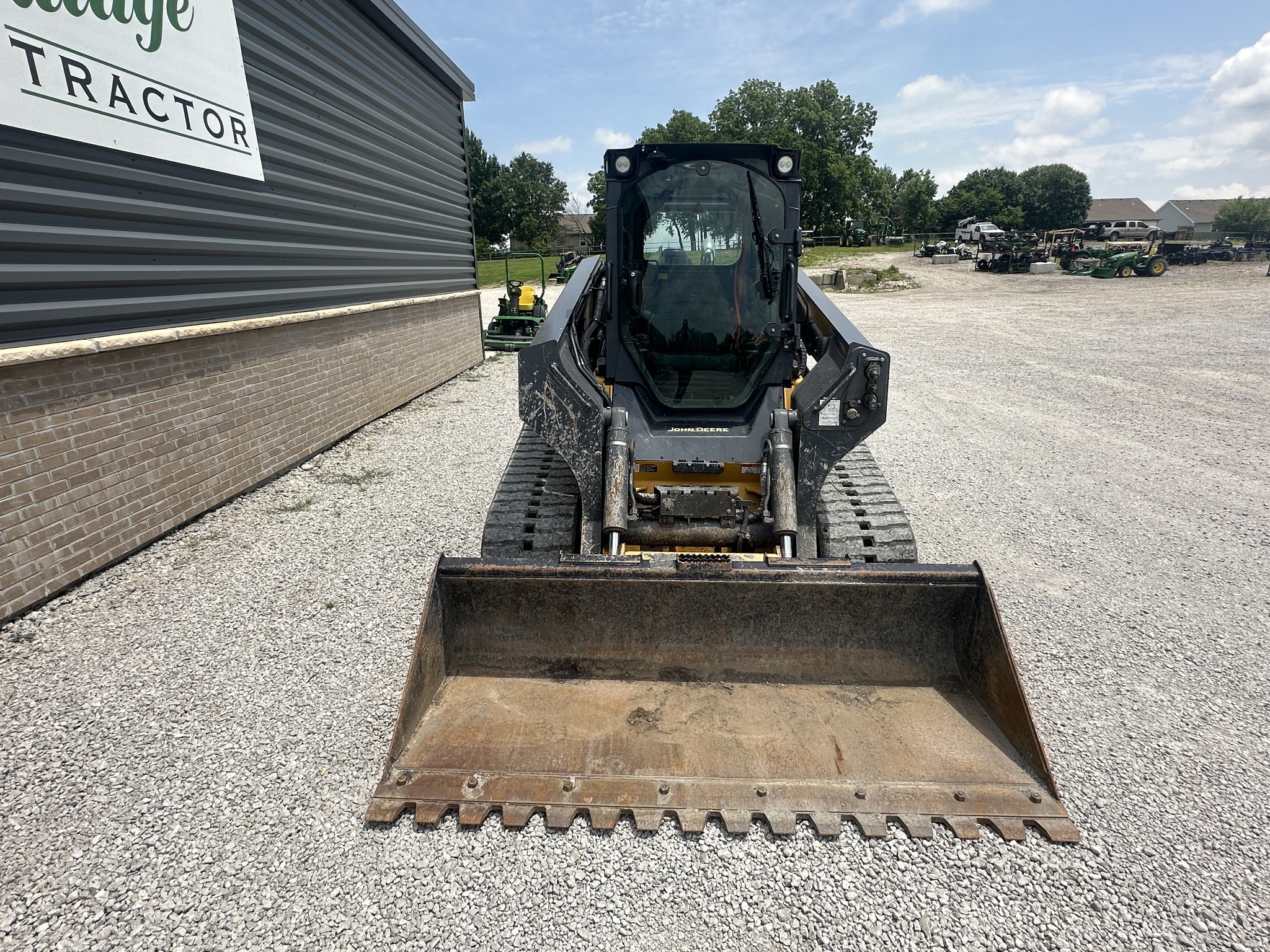  2021 John Deere 333G at Heritage Tractor in Smithville, MO
